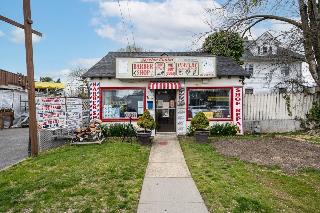 353 Hempstead Ave, West Hempstead, NY for sale Primary Photo- Image 1 of 6