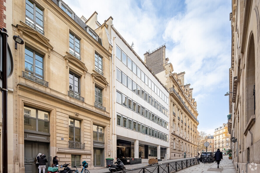 11-11 Rue Christophe Colomb, Paris for lease - Building Photo - Image 3 of 18