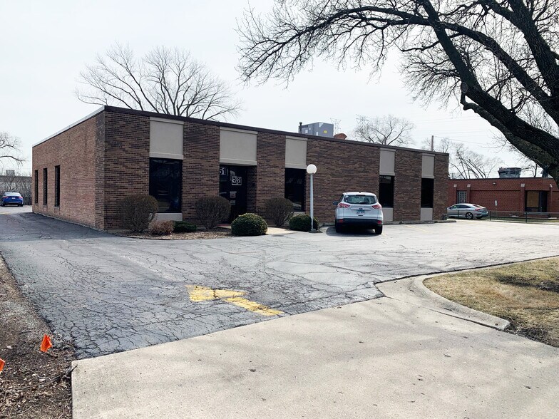 851 N Addison Ave, Elmhurst, IL for sale - Building Photo - Image 1 of 1