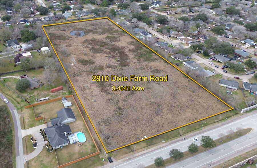 2810 Dixie Farm Rd, Pearland, TX 77581