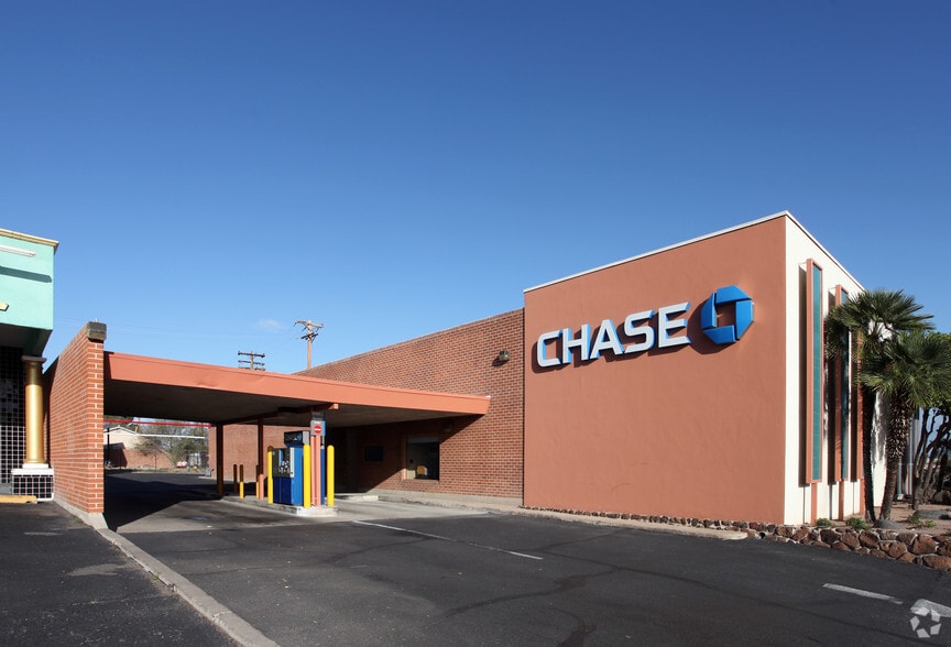 2465 N Campbell Ave, Tucson, AZ for lease - Building Photo - Image 2 of 9