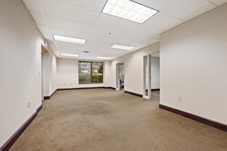 1000 Stonewood Dr, Wexford, PA for lease Interior Photo- Image 2 of 5