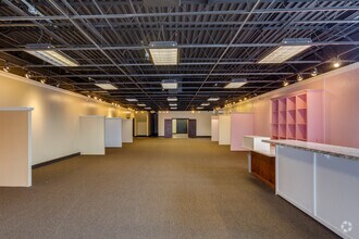 3100-3272 S Broadway, Edmond, OK for lease Interior Photo- Image 2 of 11