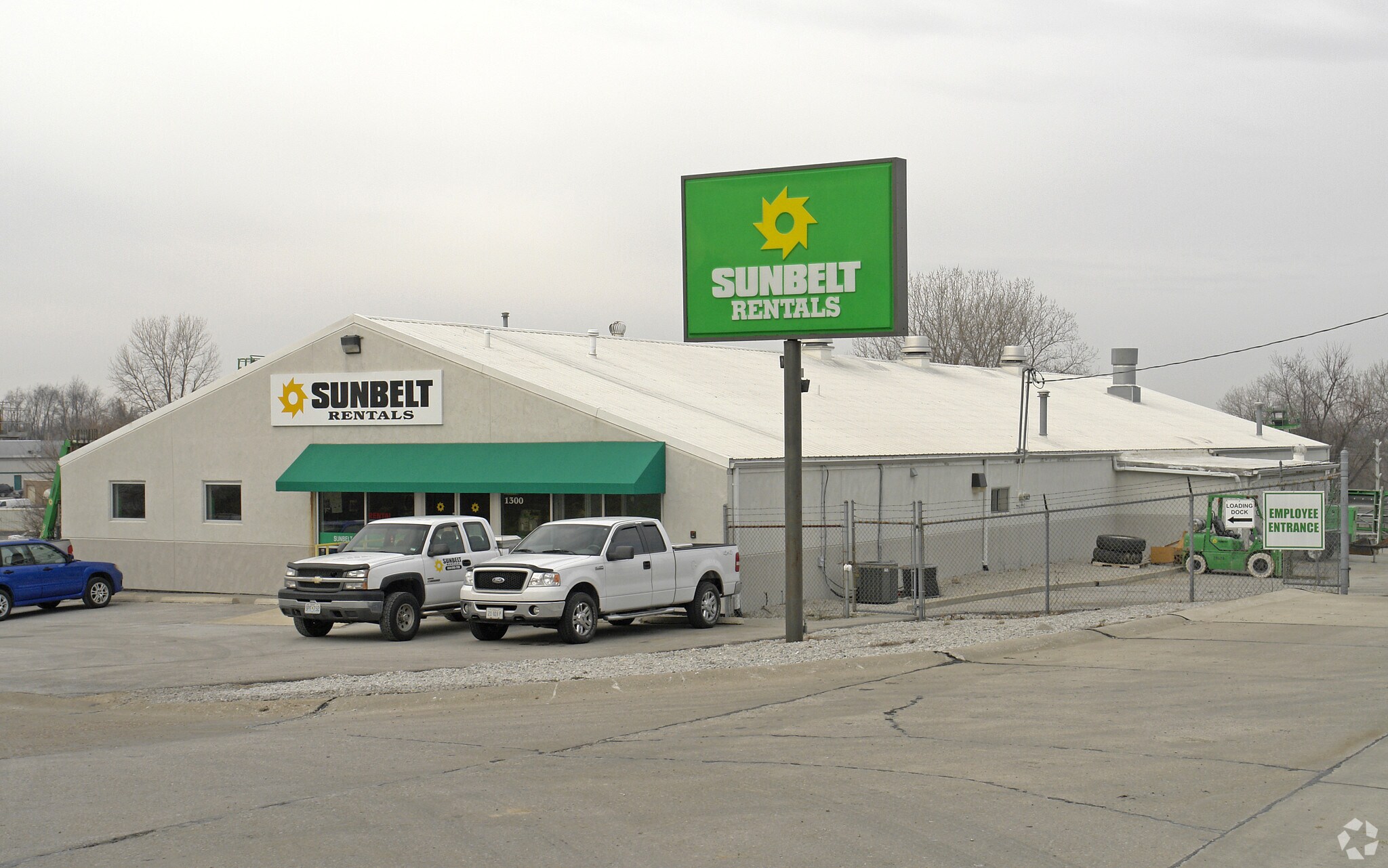 1300 Charlestown Industrial Dr, Saint Charles, MO for lease Primary Photo- Image 1 of 3