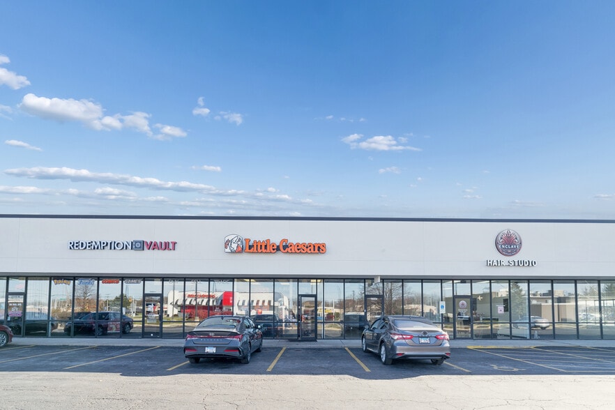 2350 Sycamore Rd, Dekalb, IL for lease - Building Photo - Image 3 of 18