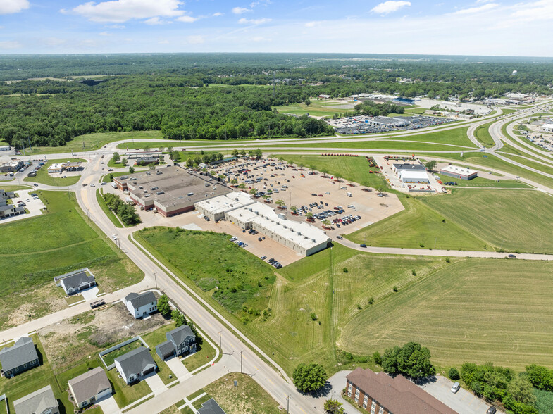 2001 5th St, Silvis, IL for lease - Aerial - Image 2 of 13