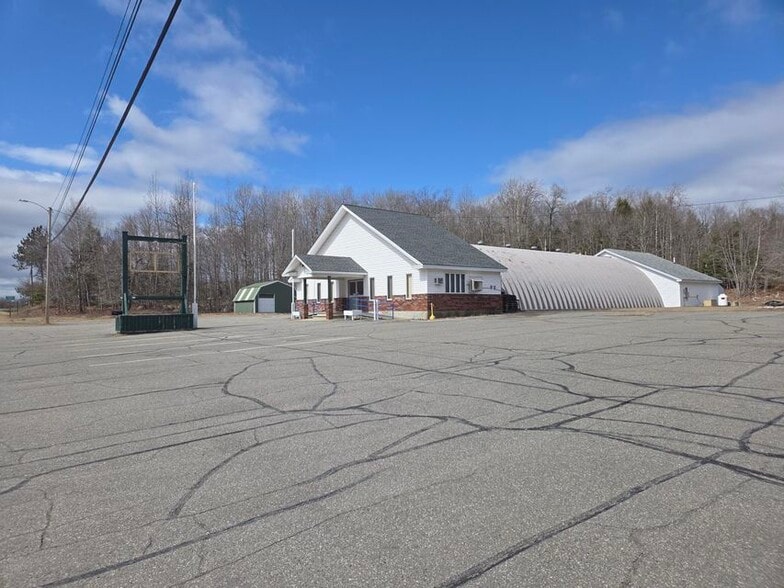 2323 Medway Rd, Medway, ME for sale - Building Photo - Image 1 of 3