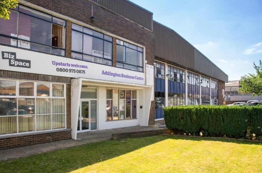 Vulcan Way, Croydon for lease - Building Photo - Image 3 of 3