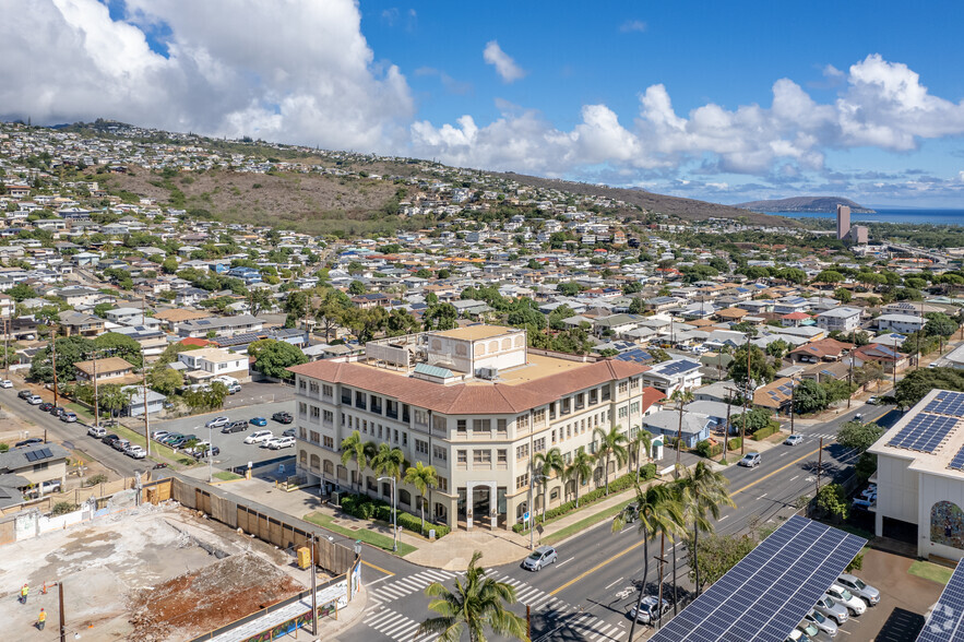 3660 Waialae Ave, Honolulu, HI for sale - Aerial - Image 1 of 1