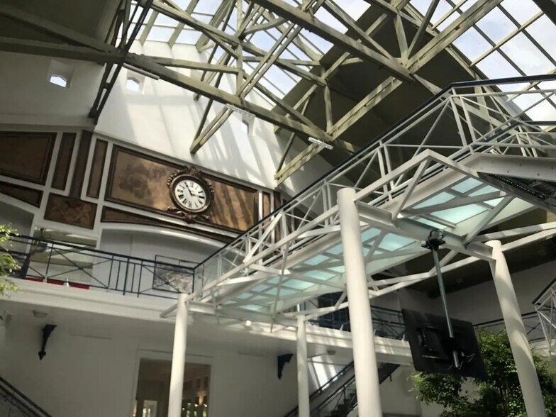 Office in Rennes for lease - Interior Photo - Image 2 of 14