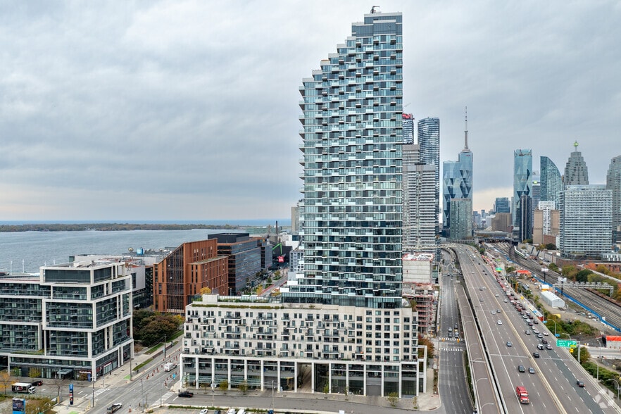 190 Queens Quay E, Toronto, ON for lease - Building Photo - Image 2 of 3