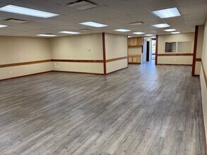 250-278 Phelps Ave, Rockford, IL for lease Interior Photo- Image 1 of 26