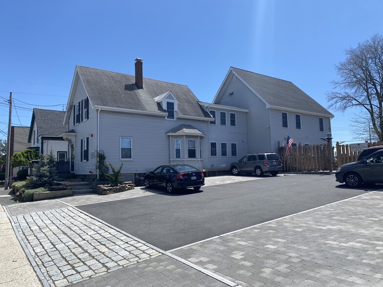 148 Elliott St, Beverly, MA for sale - Building Photo - Image 1 of 1