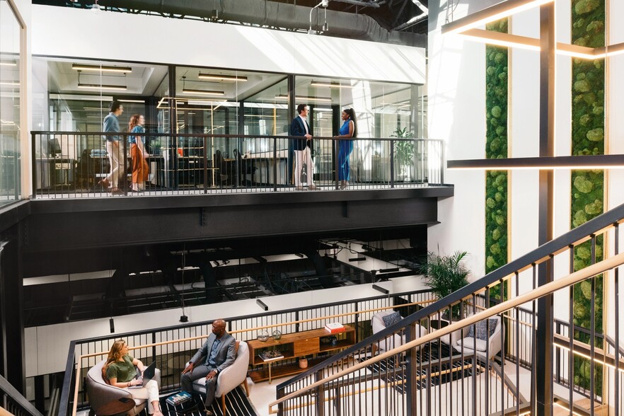 7014 E Camelback Rd, Scottsdale, AZ for lease - Interior Photo - Image 3 of 7