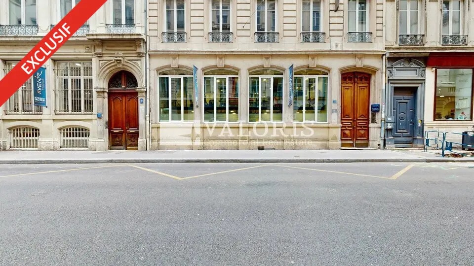 Office in Lyon for lease - Building Photo - Image 3 of 10