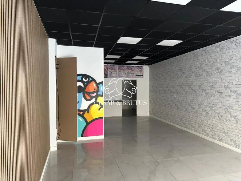 88 Grande Rue, OULLINS-PIERRE-BÉNITE for lease - Interior Photo - Image 3 of 6