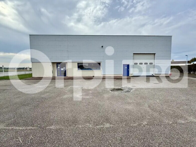 Flex in Montivilliers for lease - Building Photo - Image 3 of 11