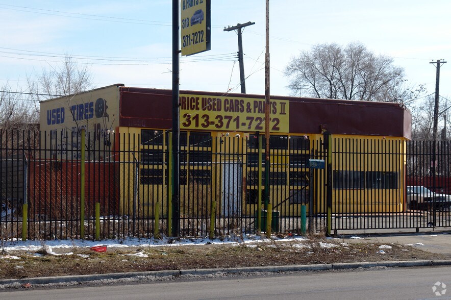 11820 Gratiot Ave, Detroit, MI for sale - Building Photo - Image 2 of 7