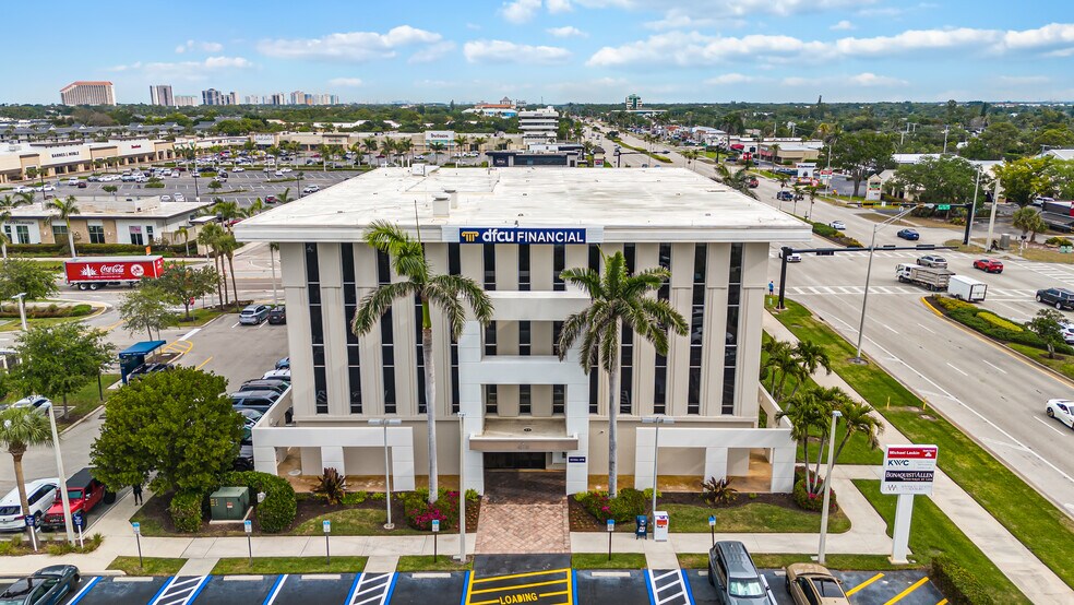 4099 Tamiami Trl N, Naples, FL for lease - Building Photo - Image 1 of 6