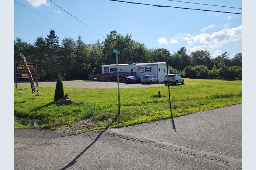 173 W Main St, Searsport, ME for sale - Primary Photo - Image 1 of 1