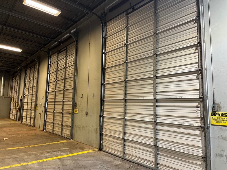 5300 SW 33rd St, Oklahoma City, OK for lease - Interior Photo - Image 2 of 10