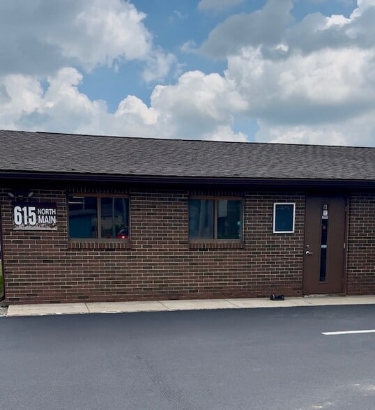 615 N Main St, Hebron, IN for lease - Primary Photo - Image 1 of 1