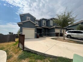 7014 Donovan Way, San Antonio TX - Fourplex or Quadplex