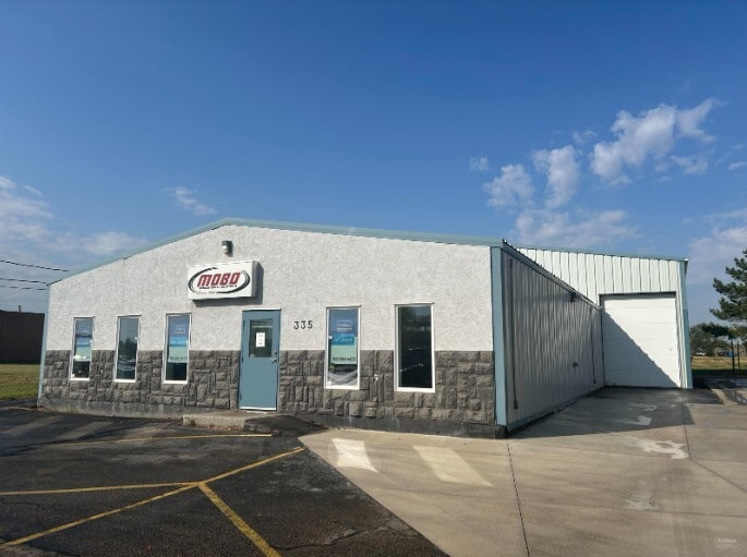 335 Robin Way, Saskatoon, SK for lease Primary Photo- Image 1 of 7