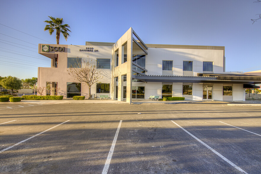 2400 Bahamas Dr, Bakersfield, CA for sale - Building Photo - Image 1 of 1