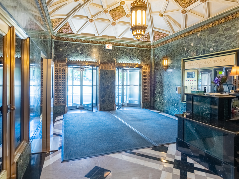 8 S Michigan Ave, Chicago, IL for lease - Lobby - Image 2 of 9