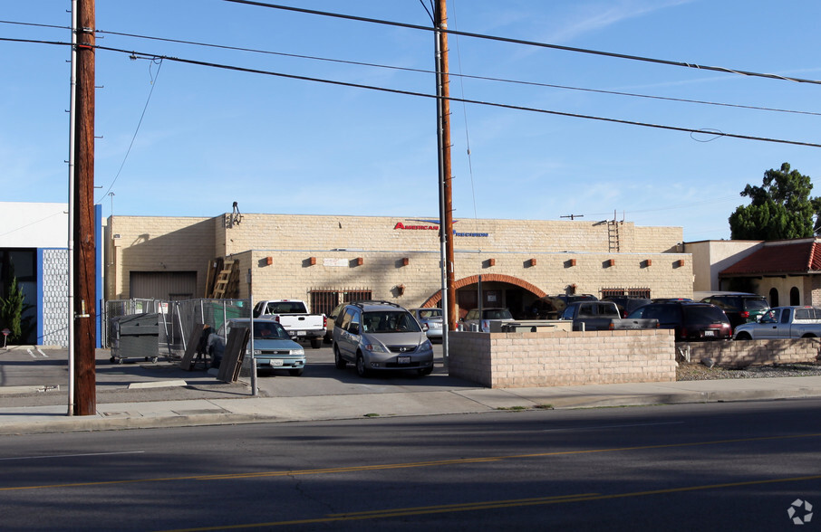 20611 Plummer St, Chatsworth, CA for lease - Primary Photo - Image 2 of 4