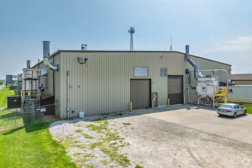 1210 N 14th St, Indianola, IA for sale - Building Photo - Image 2 of 4