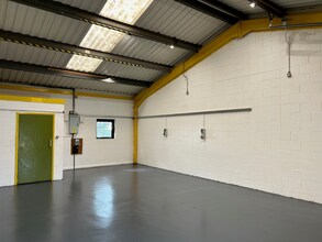 5A-5F Carlisle Rd, Brampton for lease Interior Photo- Image 2 of 5