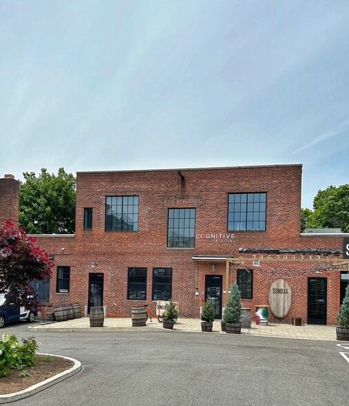 19 Day St, Norwalk, CT for lease - Building Photo - Image 1 of 6