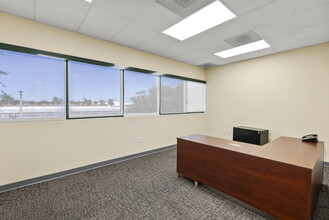 4577 N Nob Hill Rd, Sunrise, FL for lease Building Photo- Image 1 of 6