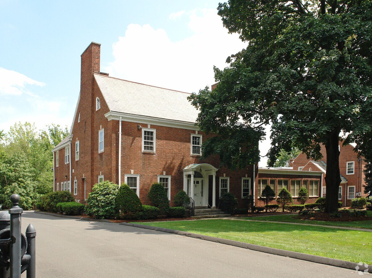 60 Forest St, Hartford, CT 06105