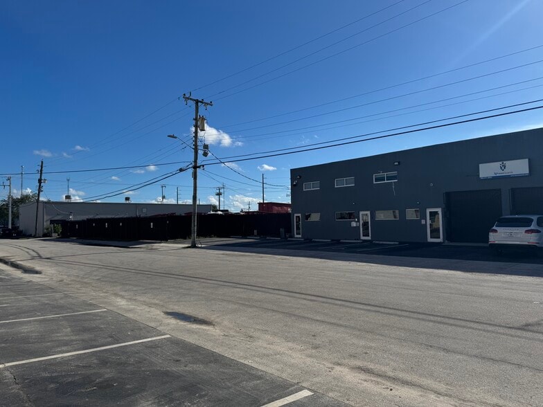 2200-2208 SW 59th Ave, West Park, FL for sale - Building Photo - Image 2 of 20