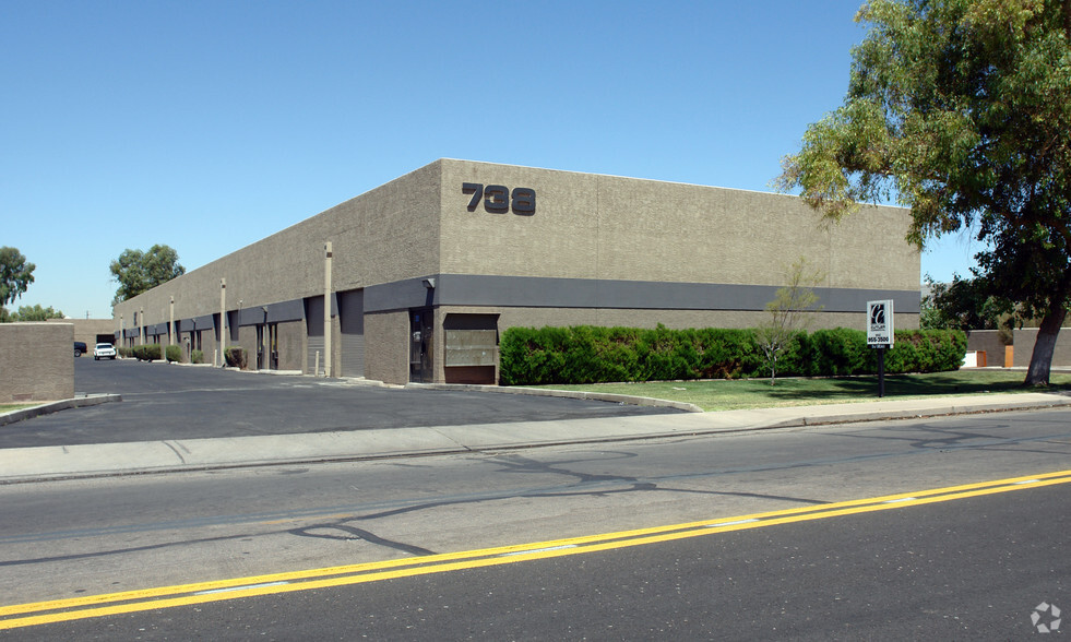 738 S Perry Ln, Tempe, AZ for lease - Building Photo - Image 2 of 8