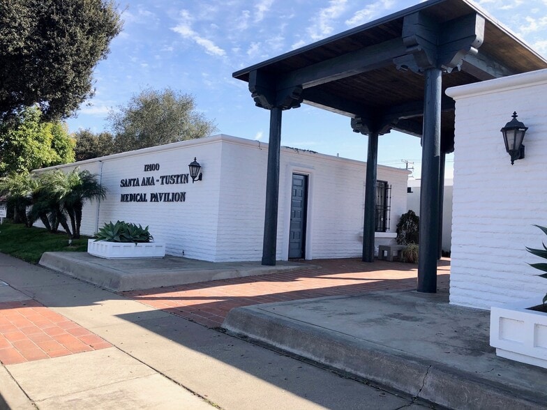 17400 Irvine Blvd, Tustin, CA for lease - Building Photo - Image 1 of 26