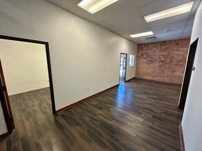 610 Elm St, McKinney, TX for lease Interior Photo- Image 1 of 6