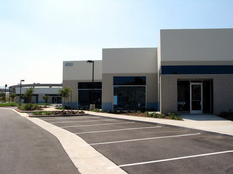 850 E Parkridge Ave, Corona, CA for lease - Primary Photo - Image 1 of 5