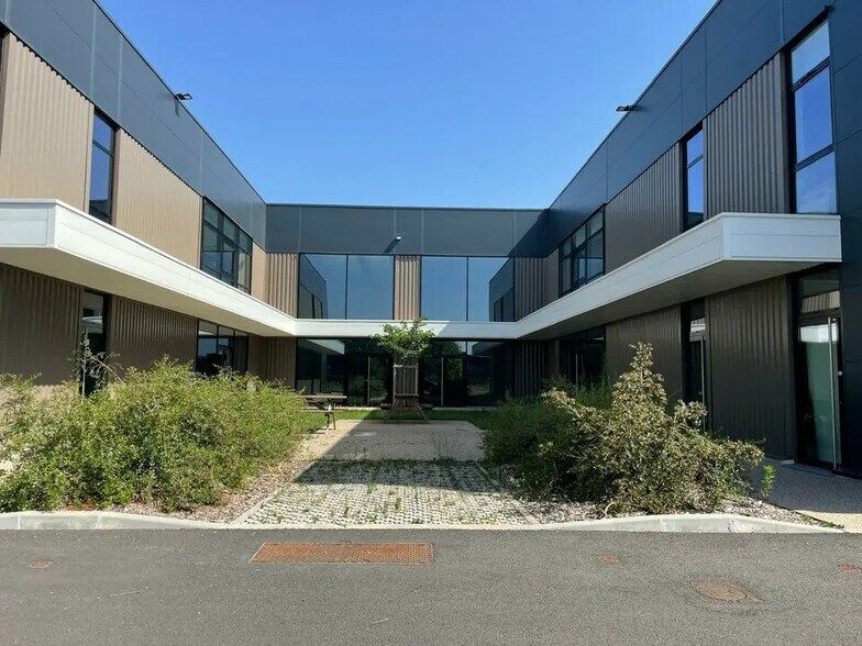 Flex in Mérignac for lease - Building Photo - Image 3 of 9