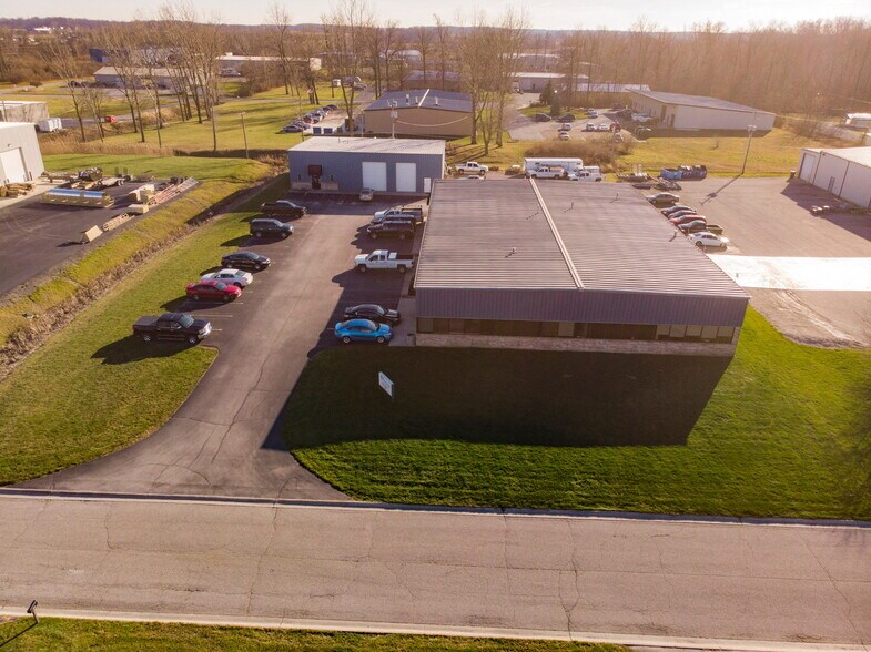 6926 Trafalgar St, Fort Wayne, IN for sale - Building Photo - Image 1 of 1