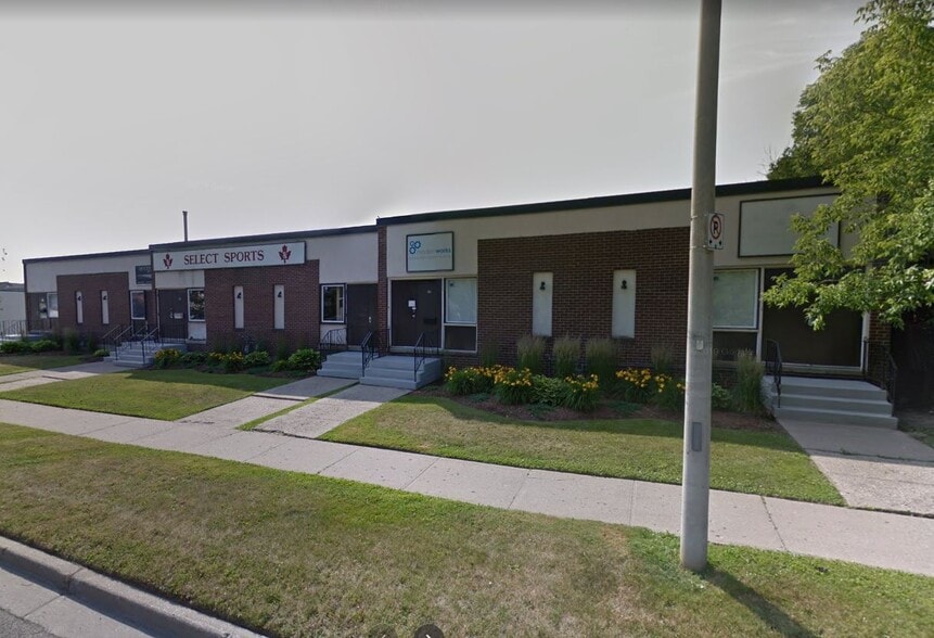 11 Paulander Dr, Kitchener, ON for sale - Primary Photo - Image 1 of 1