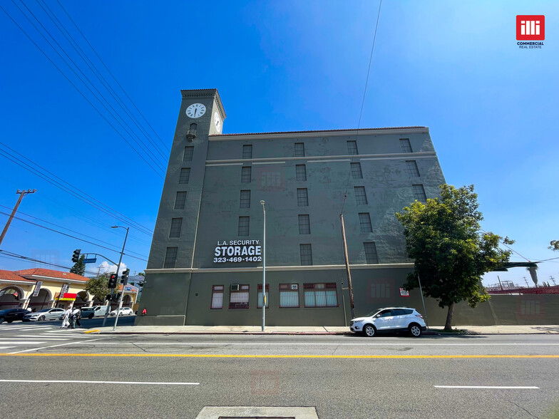 6362-6372 Santa Monica Blvd, Los Angeles, CA for lease - Building Photo - Image 2 of 7