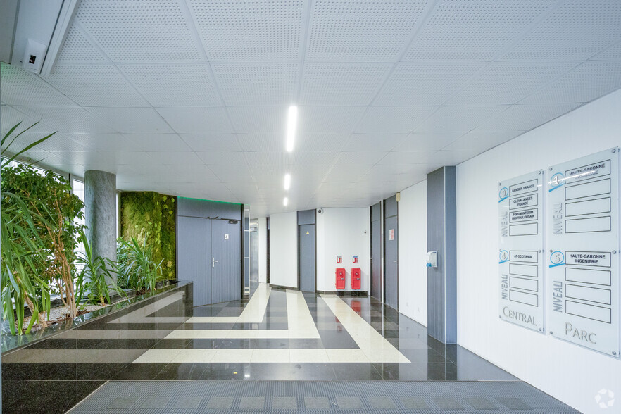 Office in Toulouse for lease - Interior Photo - Image 1 of 1