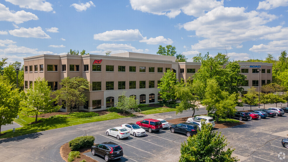 9435 Waterstone Blvd, Cincinnati, OH for lease - Building Photo - Image 1 of 6