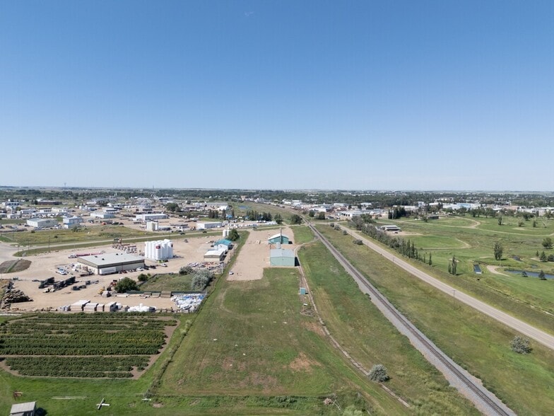 184075 7 St E, Brooks, AB for sale - Aerial - Image 3 of 9