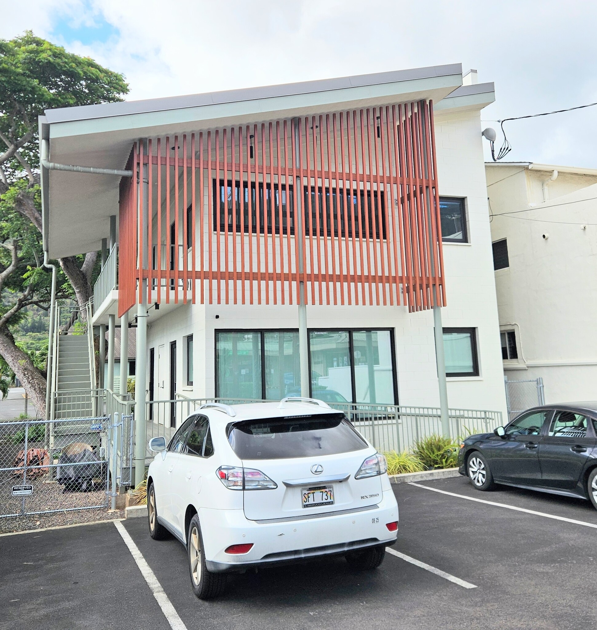 2958 East Manoa Rd, Honolulu, HI for lease Building Photo- Image 1 of 7