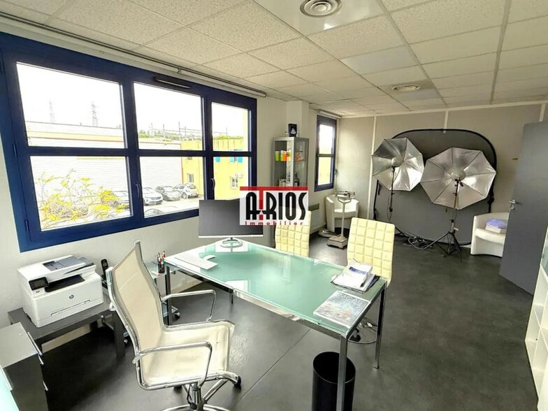 Office in La Valette-du-Var for sale - Interior Photo - Image 1 of 9